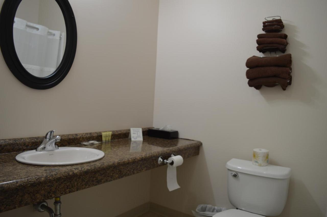 Auberge Macdonald Guest Inn Iroquois Falls Esterno foto