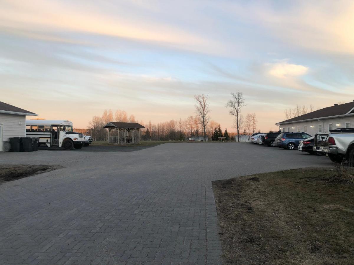 Auberge Macdonald Guest Inn Iroquois Falls Esterno foto