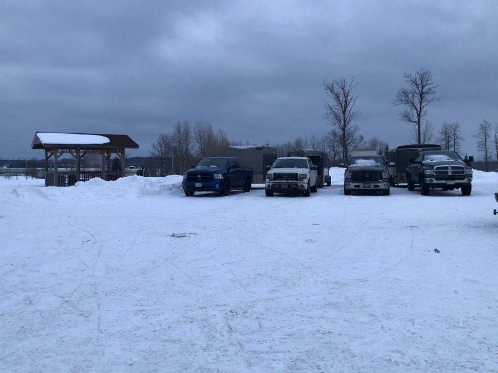 Auberge Macdonald Guest Inn Iroquois Falls Esterno foto